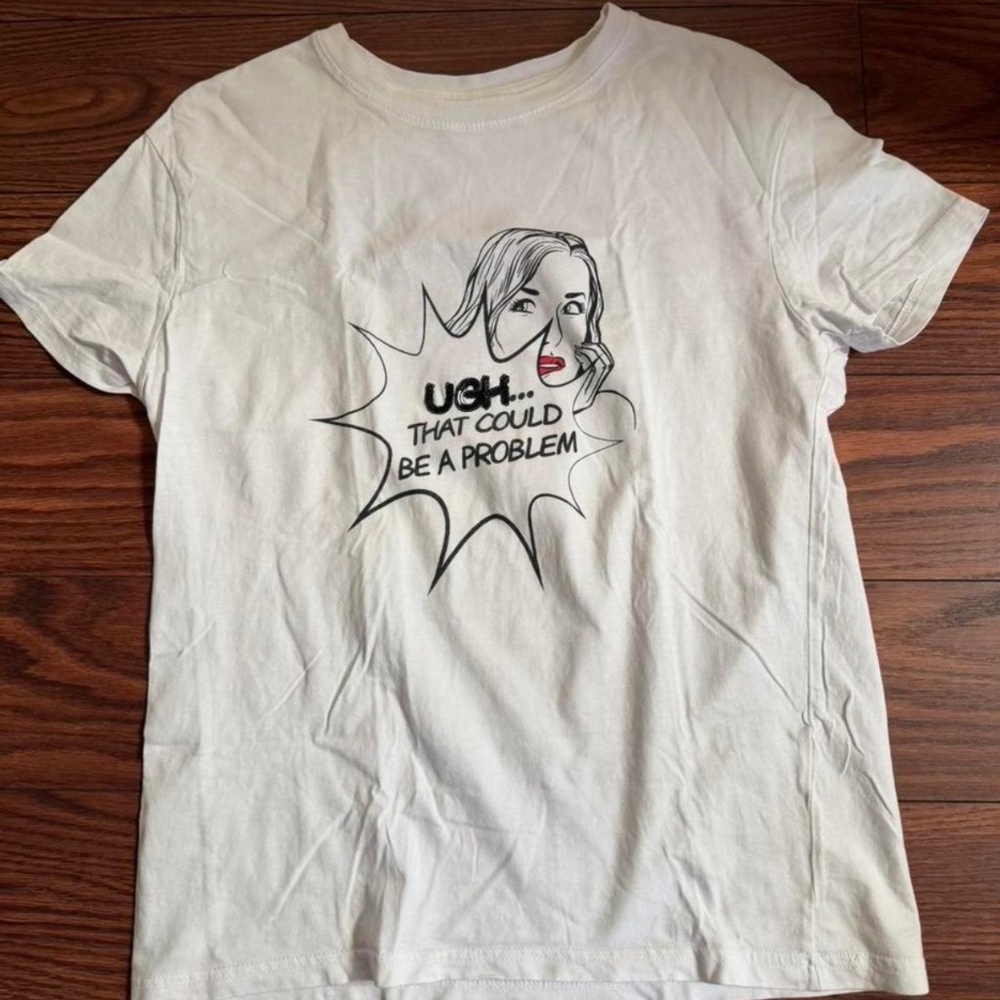 BERSHKA T-SHIRT
